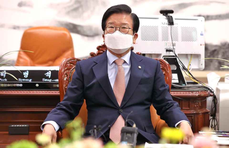 박병석 국회의장이 22일 오전 국회 의장실에서 검찰개혁 관련 입장을 발표하고 있다.(사진=국회사진기자단)