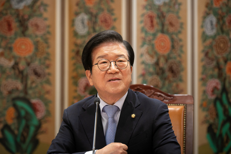 박병석 국회의장이 26일 오전 국회에서 열린 퇴임 기자간담회에서 취재진의 질문에 답변하고 있다. (사진=국회사진기자단)