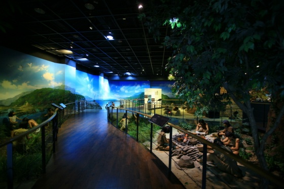 오산리선사유적박물관의 내부 전경