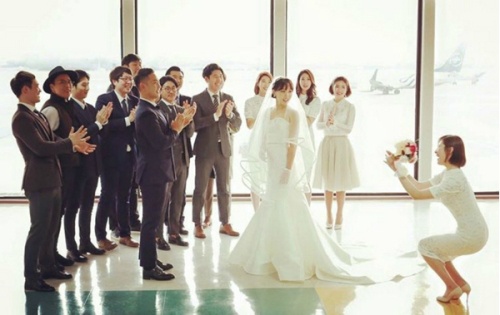 김포공항 4번 게이트 결혼식의 주인공./사진= 임창현 씨 인스타그램
