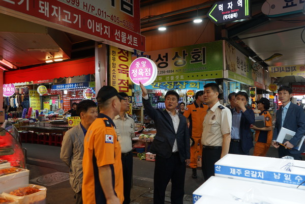 (사진보도)김태한 대전소방본부장 전통시장 현장점검 ⓒ 대전시제공