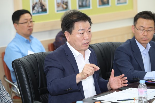 박승원 광명시장은 지난 8월 14일 에이스광명타워에서 ‘기업인과의 간담회’를 가졌다 ⓒ광명시청