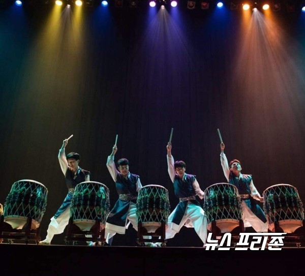사진은  지난해 송파구 몽촌토성 망월봉서 개최된 해돋이 행사의 모습. 사진제공:송파구청/ⓒ뉴스프리존