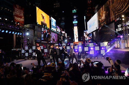 ▲ 타임스스퀘어 새해맞이 무대에 오른 방탄소년탄(BTS)