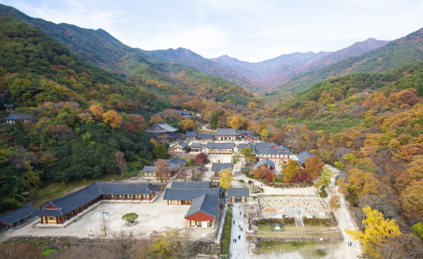 CNN이 한국의 아름다운 사찰 33곳을 선정, 전남 구례군에 위치한 화엄사 전경/ⓒ전남 구례군