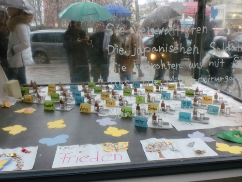 6일부터 베를린의 한 광장에서 열린 '평화의 소녀상' 전시전 *코리아협의회 제공