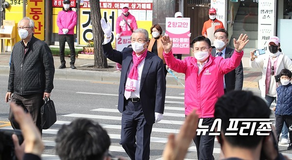 사진은 지난 6일 미래통합당  김종인 선대위원장이 종로구에 출마한 황교안 후보를 지원유세하고 있는 모습 Ⓒ뉴스프리존