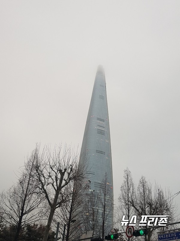 서울 송파구에 위치하고있는 잡실 타워 모습 2020.4.11 ⓒ 김소영 기자