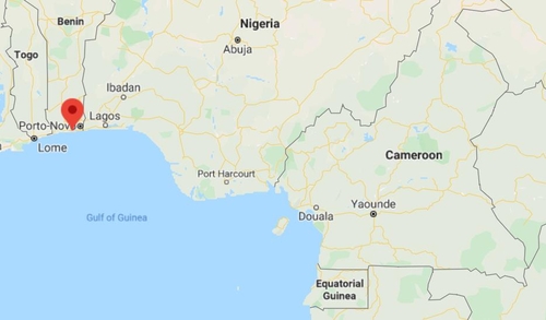 한국인 선원 5명이 납치된 베냉 코토누 항구(붉은 점) 남부