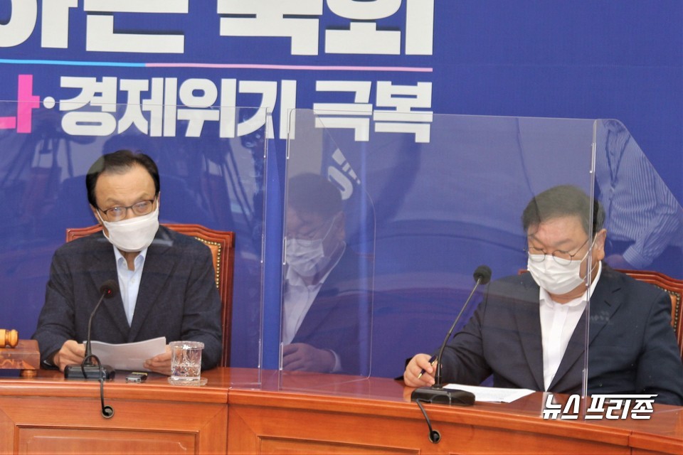 더불어민주당 이해찬 대표(왼쪽)과 김태년 원내대표. Ⓒ김정현 기자