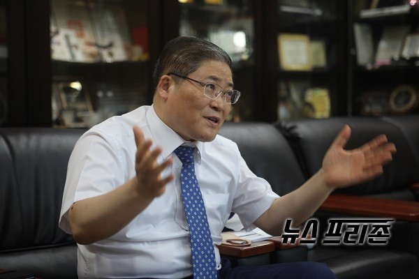 소강석 목사는 한국교회의 부정적인 측면만 자꾸 부각되는 것에 아쉬움을 토로한다. ⓒ김태훈 기자