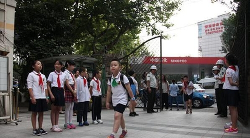일제히 문을 연 중국 학교들