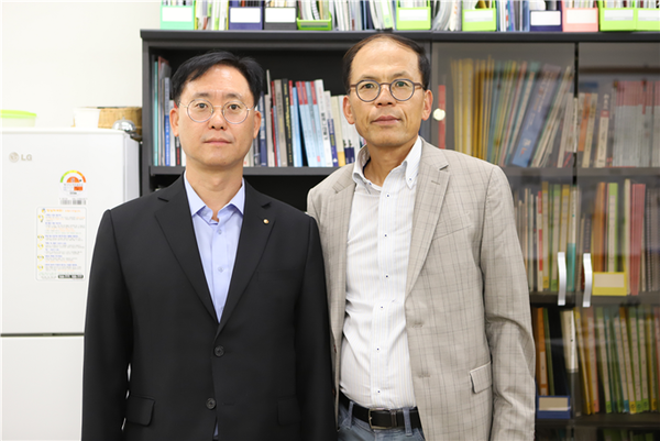 김대종 세종대 교수(왼쪽), 김동균 경기대 교수(오른쪽)