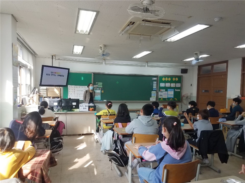 대전시교육청(교육감 설동호)에서 지난 19일부터 대전수학체험센터에서 진행하는 ‘학교로 찾아가는 수학체험교실’ 모습./ⓒ대전시교육청