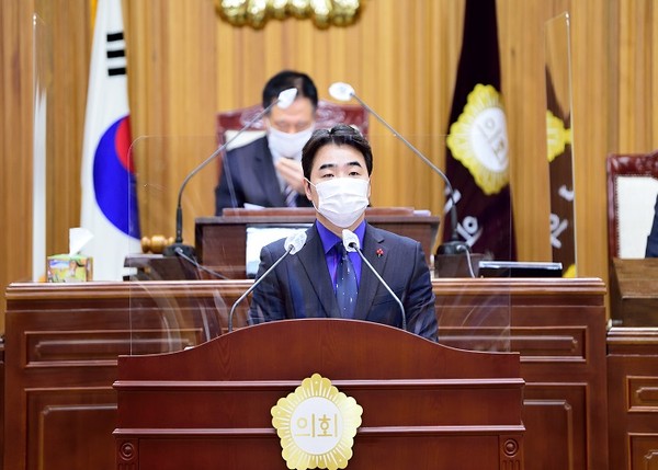 25일 열린  목포시의회 제363회 임시회에서 김근재 의원 5분 모두 발언 모습