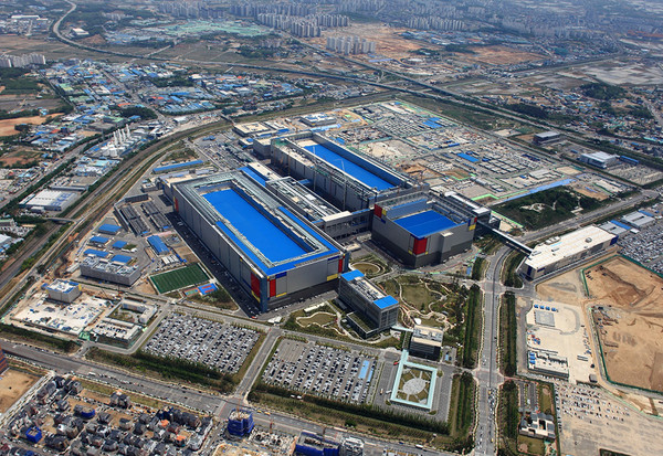 삼성전자가 파운드리 생산 시설을 구축하고 있는 경기도 평택캠퍼스 항공 사진. / ⓒ삼성전자