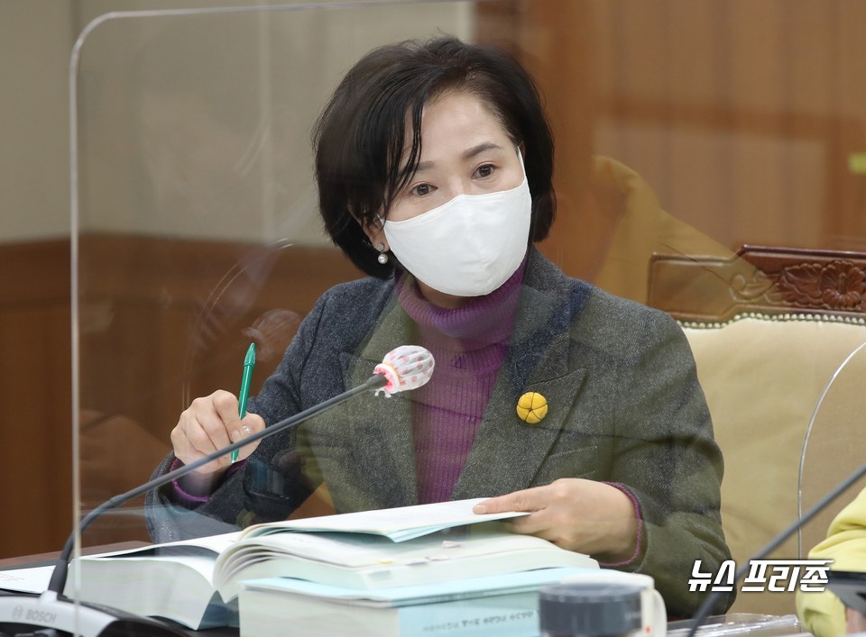김연 의원(천안7·더불어민주당)은 “윷놀이 행사의 시기가 부적절하고 행사의 구체적 계획이 부족하다”고 꼬집었다./ⓒ충남도의회