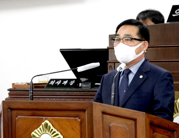산청군 의회  김두수 의원  ⓒ 뉴스프리존
