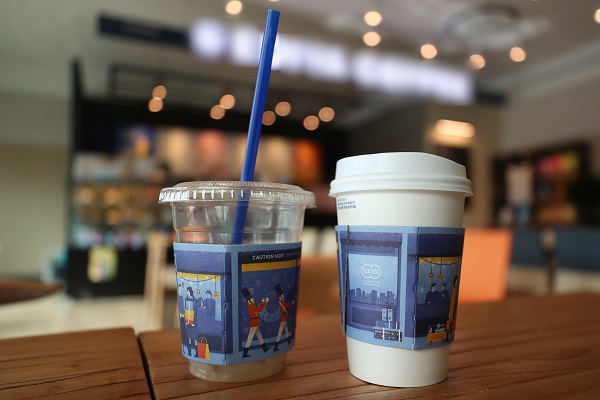 올해 6월 10일부터 커피점·제과점 ‘1회용 컵 보증금제’가 의무화되며, 식품접객업 매장에서는 종이컵과 플라스틱 빨대·젓는 막대 등이 금지된다.