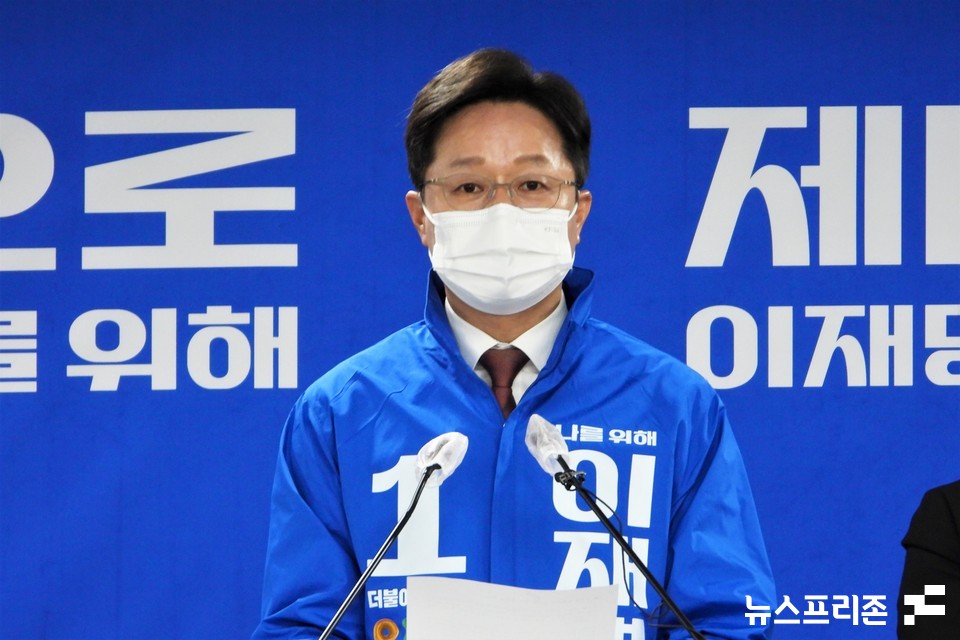 강병원 더불어민주당 선대위 수석대변인이 17일 서울 여의도 중앙당사에서 브리핑을 하고 있다. (사진=김정현 기자)