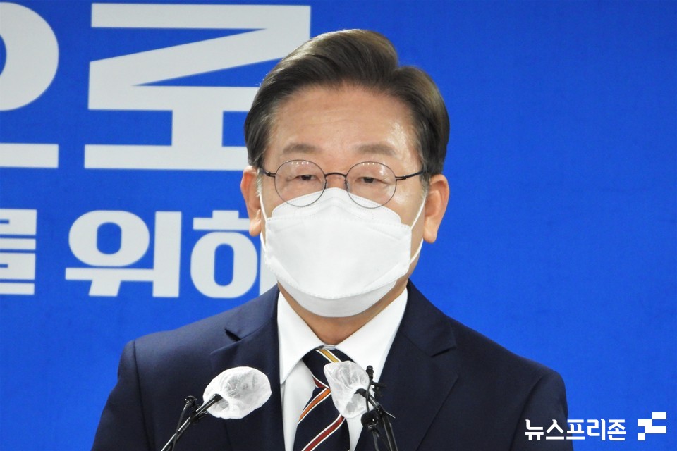 이재명 더불어민주당 대선후보가 8일 서울 여의도 중앙당사에서 위기극복, 국민통합 특별기자회견을 하고 있다. (사진=김정현 기자)