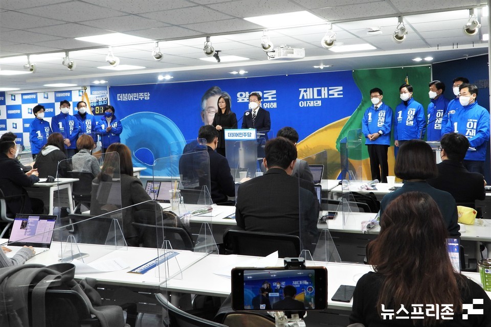 이재명 더불어민주당 대선후보가 8일 서울 여의도 중앙당사에서 위기극복, 국민통합 특별기자회견을 하고 있다. (사진=김정현 기자)