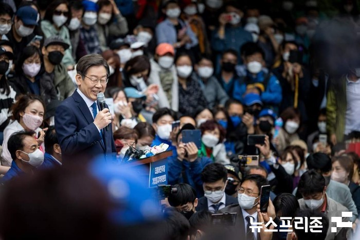 이재명 더불어민주당 후보가 지난 8일 인천 계양을 보궐선거 출마를 선언하고 있다.(사진=이재명 후보 페이스북)