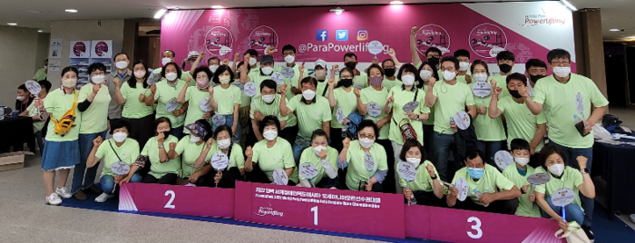 2022평택세계장애인역도아시아오세아니아오픈선수권대회 성공 주역은 약 1천여 명의 자원봉사자와 시민서포터즈다.(사진=평택시)