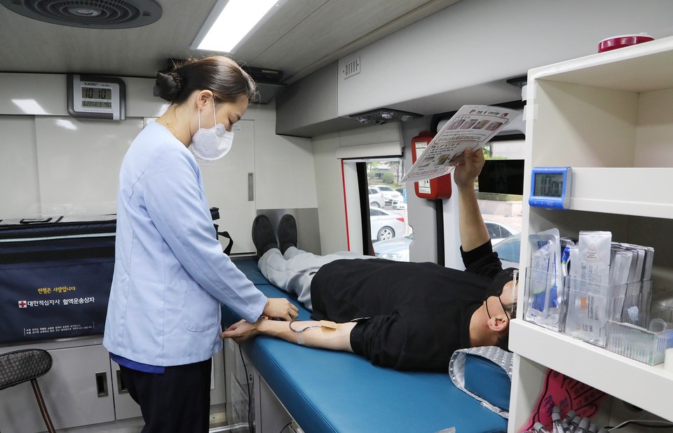 대전시교육청이 22일 소속 기관의 직원들을 대상으로 ‘상반기 헌혈행사’를 실시했다.(사진=대전시교육청)