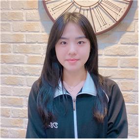 고등부 대상을 수상한 용인동백고등학교 2학년 윤지우 학생