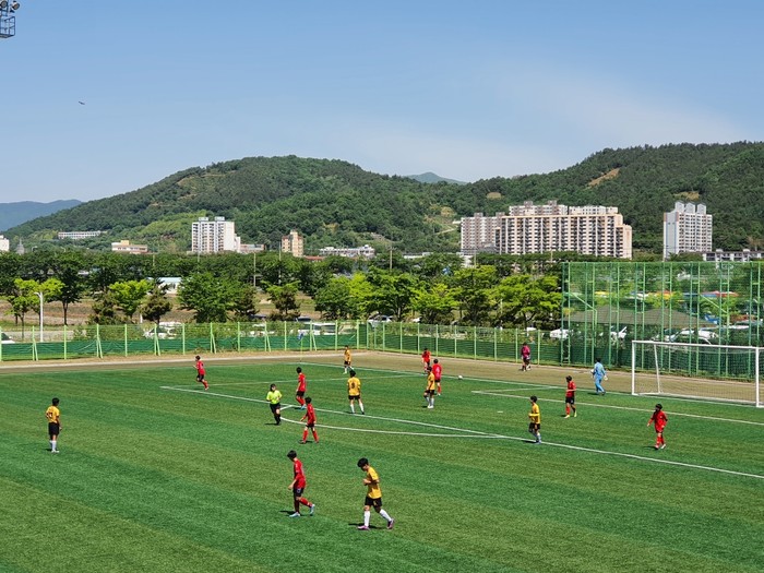 보성에서 열리고 있는 전남·광주 학생 주말리그 축구대회 모습