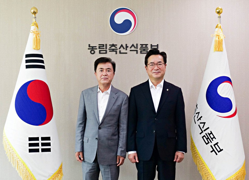 김태흠 충남지사 당선인과 정황근 농식품부 장관.(사진=힘쎈 준비위)