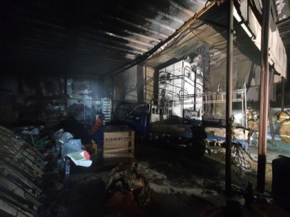 29일 오후 8시 16분쯤 충남 아산시 둔포면 운교리 한 농자재창고에서 불이 나 30여분만에 꺼졌다.(사진=아산소방서)