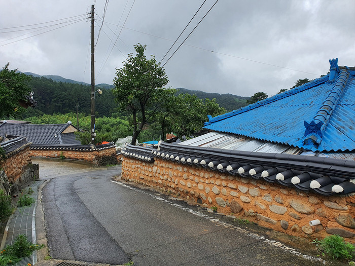 담장 정비가 완료된 옥룡 도선국사 마을