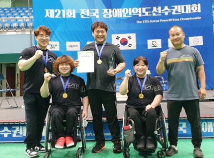 평택시청 직장운동경기부 장애인역도팀 전국선수권대회에서 총 24개 매달 획득했다.(사진=평택시)
