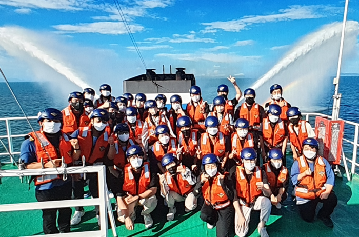 전국 각 대학 법학전문대학교 학생 40여명이 해양경찰교육원 실습함 바다로함에서 해양경찰 실무체험을 진행했다.