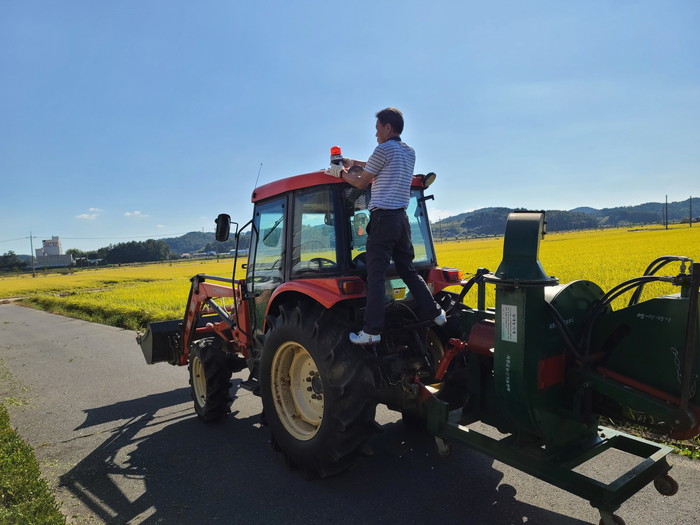 충남 서천군농업기술센터가 본격적인 가을 수확철을 맞아 농기계 안전사고 예방을 위한 철저한 주의를 당부했다.(사진= 서천군청)