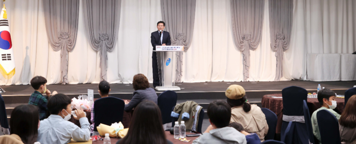 2022 용인시 전국 독서감상문 대회 시상식이 14일 시청 컨벤션홀에서 열렸다.(사진=용인특례시)