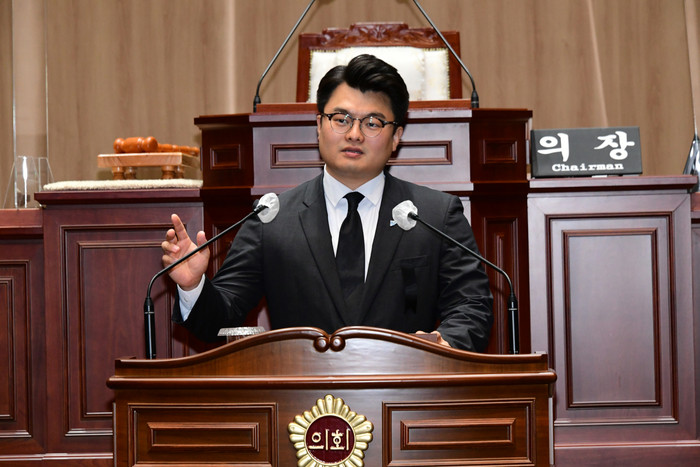 제312회 광주광역시의회 정례회 2차 본회의에서 5분 자유발언을 하고 있는 서임석 의원