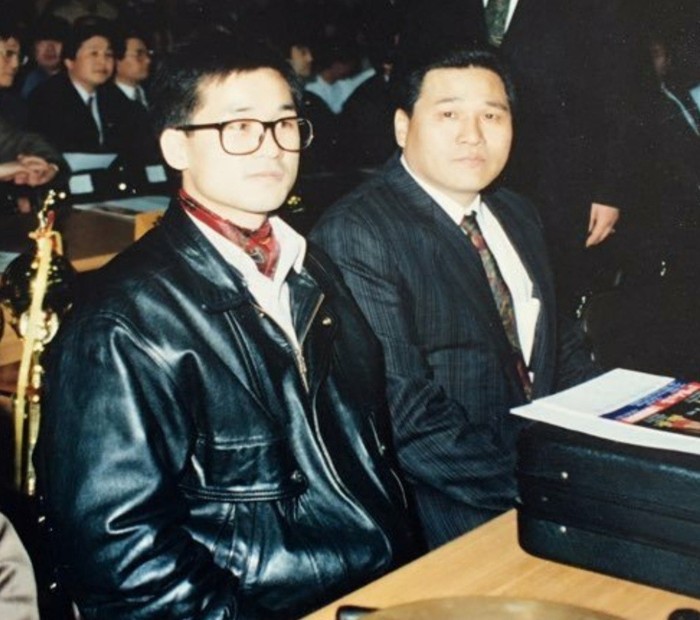 1992년 한국권투 위원회 검사부 차장 최용만(좌측)
