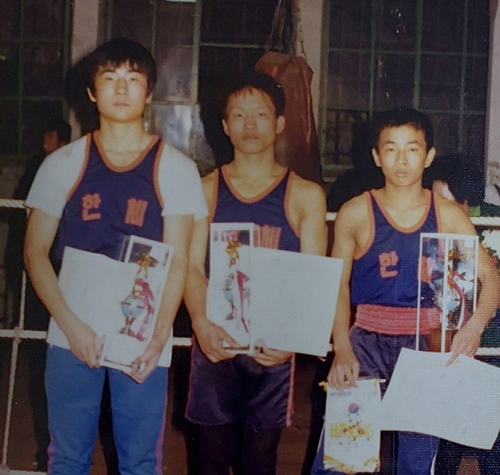 1981년 서울신인대회 코크급 우승자 김광선(우측).
