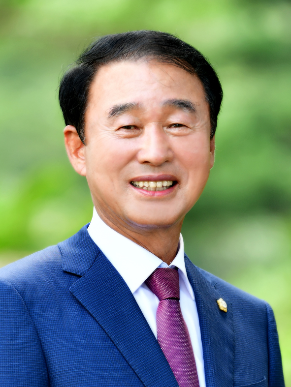 윤부원 거제시의회 의장./뉴스프리존DB