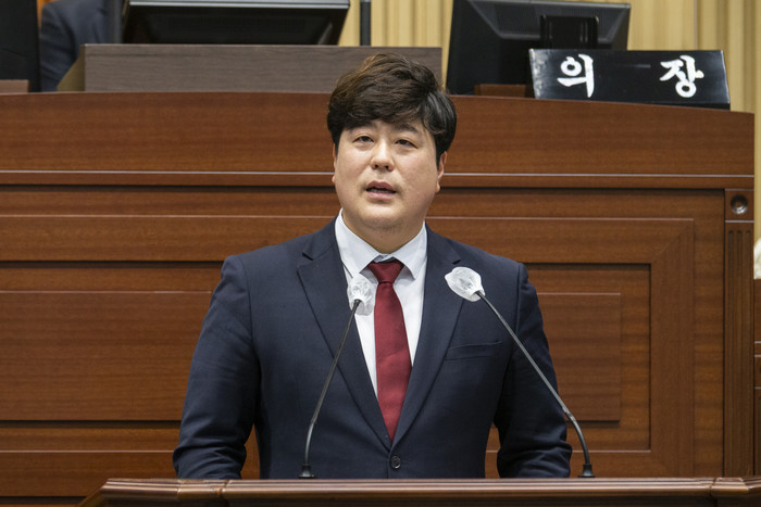 손희권 경북도의원이 임시회에서 5분 자유발언을 하고 있다.(사진=경북도의회)