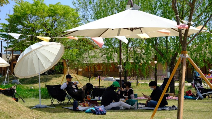 경북 고령군 대가야 생활촌에서 여가를 즐기고 있는 관광객들(사진=고령군)