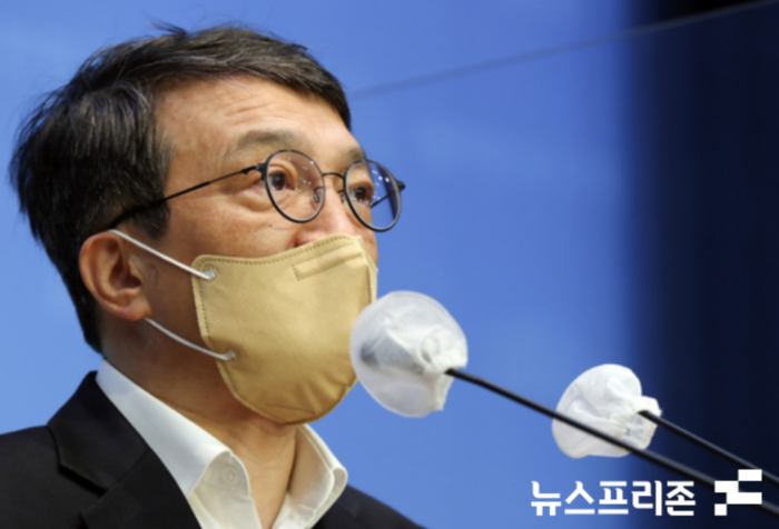 김의겸 더불어민주당 대변인이 국회 소통관에서 기자회견을 하고 있다.(사진=국회사진기자단)