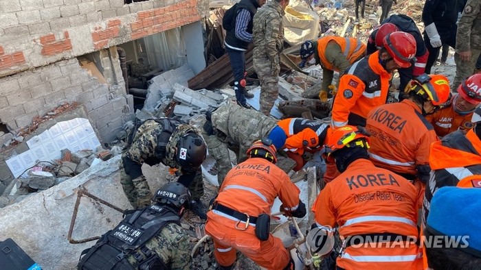 한국 긴급구호대, 11일 튀르키예서 생존자 2명 추가 구조