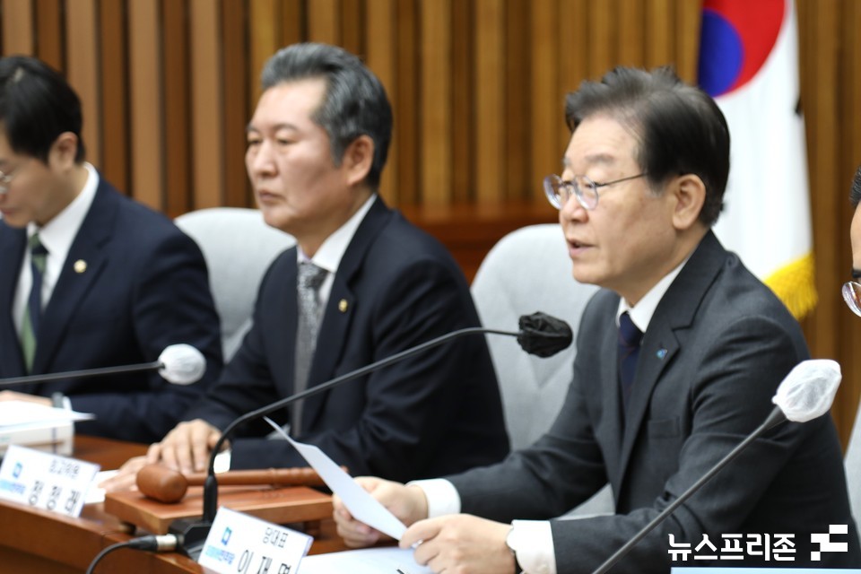 이재명 더불어민주당 대표가 6일 서울 여의도 국회에서 열린 확대간부회의에서 발언하고 있다. (사진=김정현 기자. 2023.03.06)
