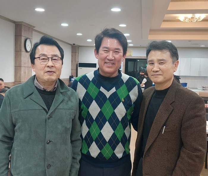 곽동성 위원 조계현단장 김완수위원 (좌측부터).