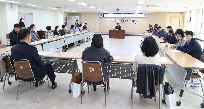 안양시가 3월 10일 시청 4층 회의실에서 시민감사관 간담회를 개최했다 (사진=안양시)