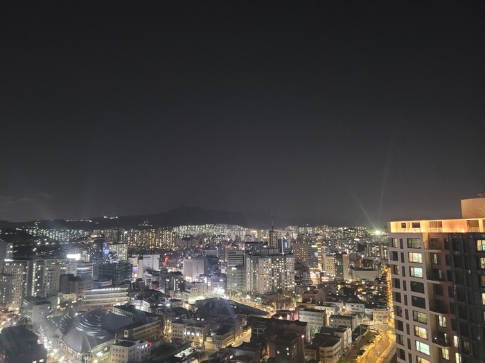 서울시내의 비구름이 잔뜩 모여진 모습 ⓒ 뉴스프리존